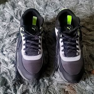 Puma shoes barely worn
